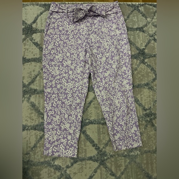 Purple and White Floral Leggings - Picture 3 of 4